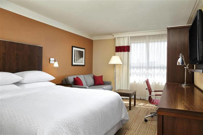 Four Points By Sheraton Kitchener-Waterloo Kültér fotó