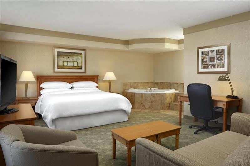 Four Points By Sheraton Kitchener-Waterloo Kültér fotó